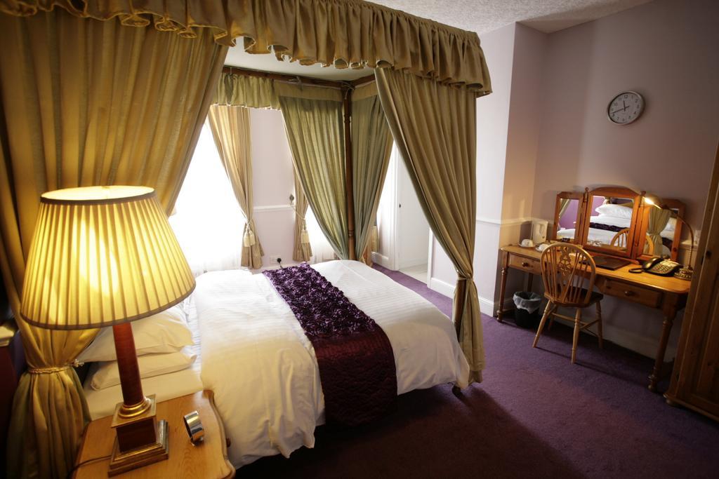 The Imperial Hotel Stroud  Esterno foto