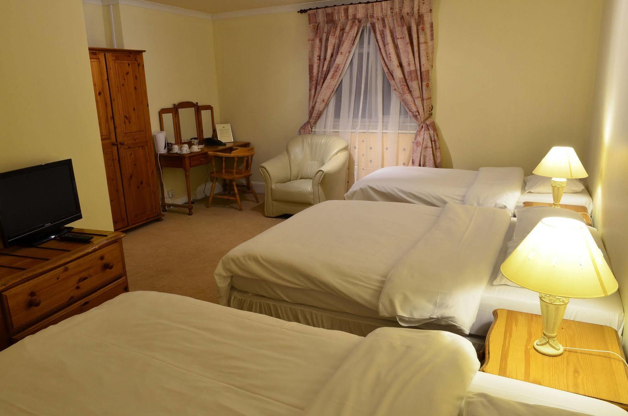 The Imperial Hotel Stroud  Esterno foto
