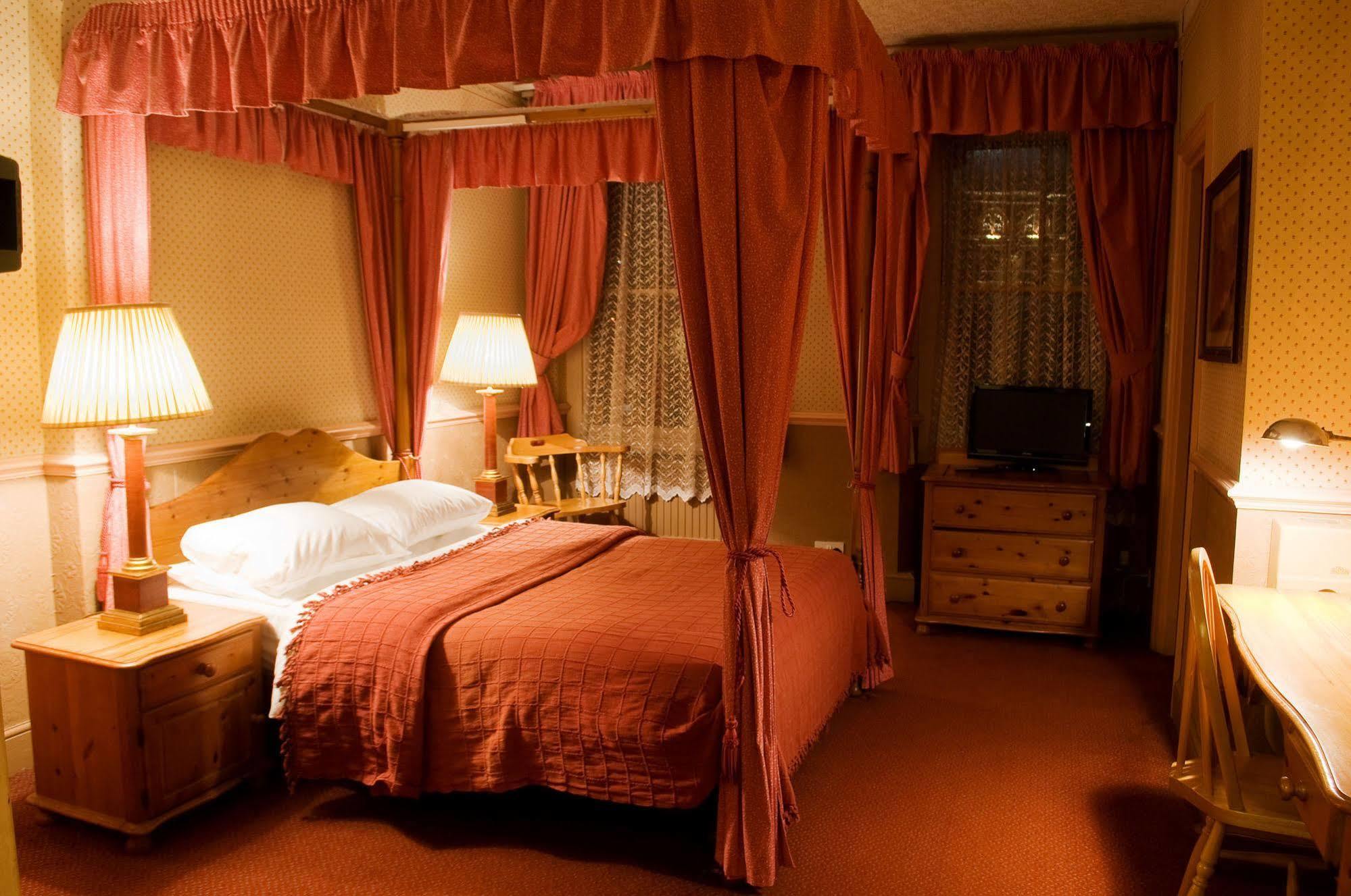 The Imperial Hotel Stroud  Esterno foto